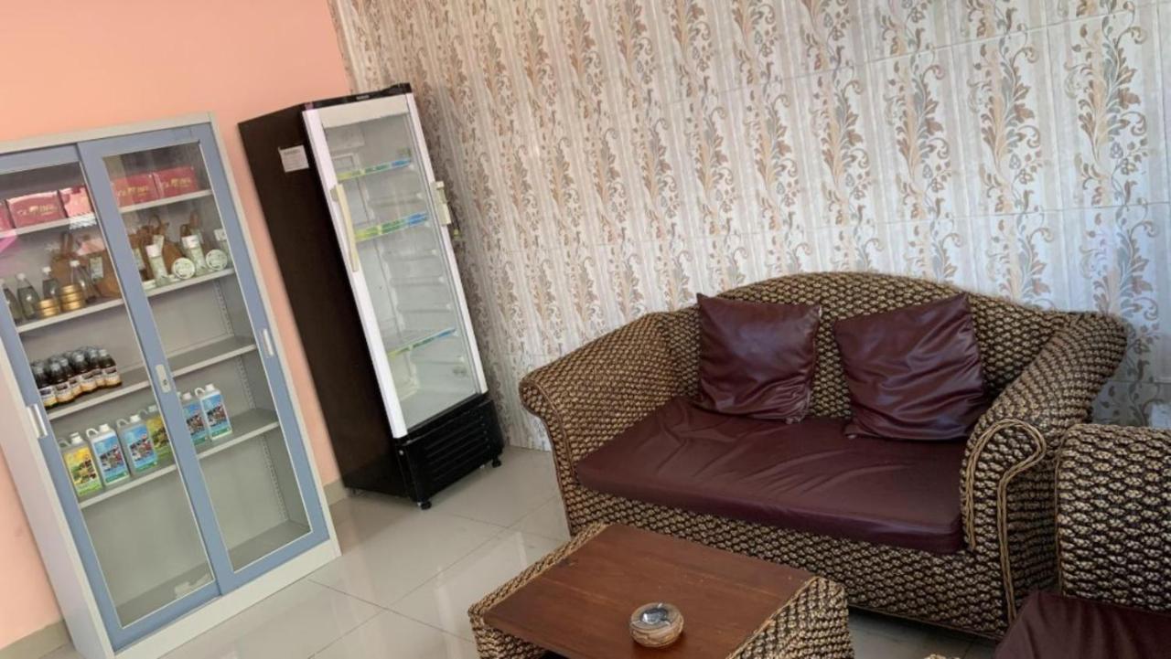 Taxa Uma Guest House Kuta Lombok Exteriör bild