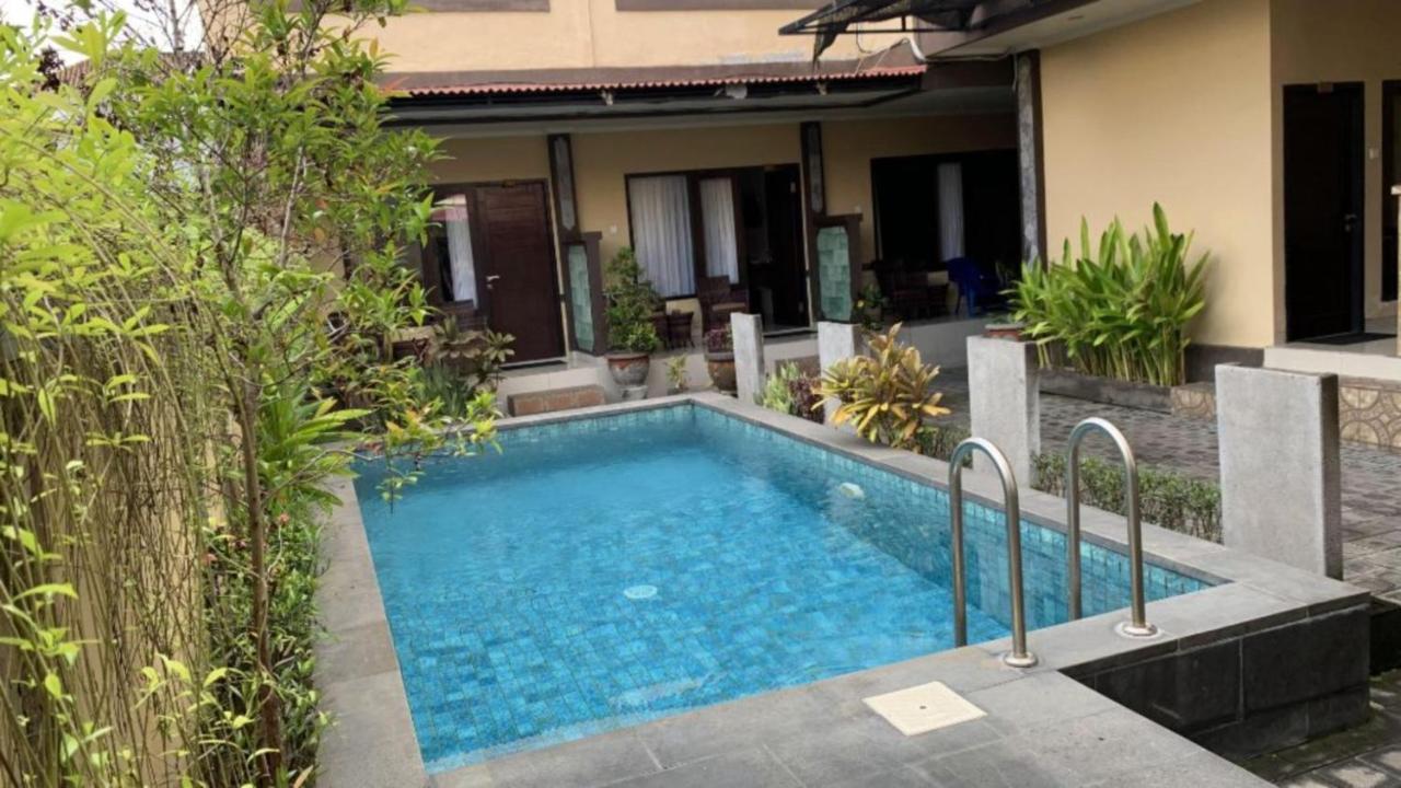 Taxa Uma Guest House Kuta Lombok Exteriör bild